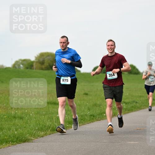 10.05.2026 - 8. Wedeler Halbmarathon Dr. Thomas Lammeyer http://msf.ph/oto/9697824 10.05.2026 11:30:41 Laufen 975, 354, 310 meine-sportfotos.de