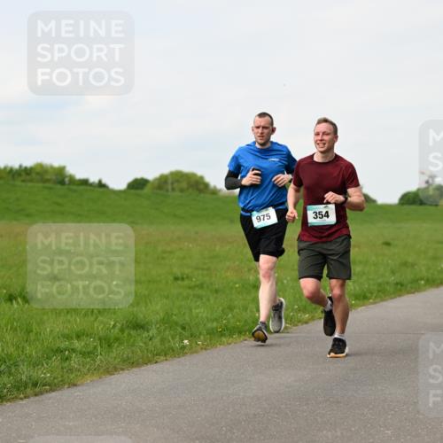 10.05.2026 - 8. Wedeler Halbmarathon Dr. Thomas Lammeyer http://msf.ph/oto/9697832 10.05.2026 11:30:42 Laufen 975, 354 meine-sportfotos.de