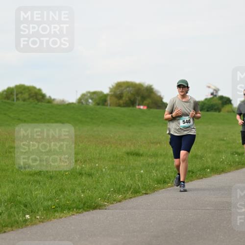 10.05.2026 - 8. Wedeler Halbmarathon Dr. Thomas Lammeyer http://msf.ph/oto/9697841 10.05.2026 11:30:45 Laufen 540, 310 meine-sportfotos.de