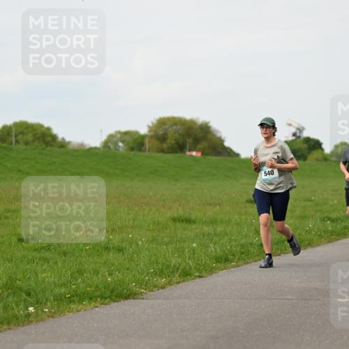 10.05.2026 - 8. Wedeler Halbmarathon Dr. Thomas Lammeyer http://msf.ph/oto/9697842 10.05.2026 11:30:45 Laufen 540, 310 meine-sportfotos.de