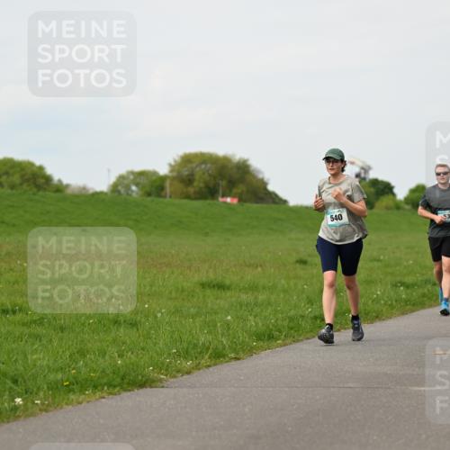 10.05.2026 - 8. Wedeler Halbmarathon Dr. Thomas Lammeyer http://msf.ph/oto/9697843 10.05.2026 11:30:45 Laufen 540, 310, 2196 meine-sportfotos.de