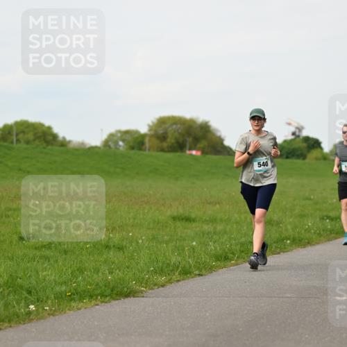 10.05.2026 - 8. Wedeler Halbmarathon Dr. Thomas Lammeyer http://msf.ph/oto/9697845 10.05.2026 11:30:45 Laufen 540, 310 meine-sportfotos.de