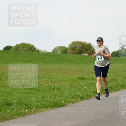 10.05.2026 - 8. Wedeler Halbmarathon Dr. Thomas Lammeyer http://msf.ph/oto/9697847 10.05.2026 11:30:45 Laufen 540, 310 meine-sportfotos.de