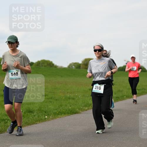 10.05.2026 - 8. Wedeler Halbmarathon Dr. Thomas Lammeyer http://msf.ph/oto/9697861 10.05.2026 11:30:48 Laufen 540, 310 meine-sportfotos.de