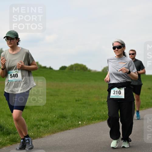 10.05.2026 - 8. Wedeler Halbmarathon Dr. Thomas Lammeyer http://msf.ph/oto/9697864 10.05.2026 11:30:49 Laufen 540, 310 meine-sportfotos.de