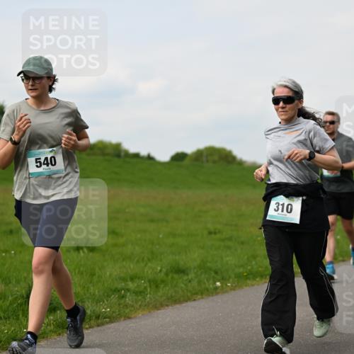 10.05.2026 - 8. Wedeler Halbmarathon Dr. Thomas Lammeyer http://msf.ph/oto/9697865 10.05.2026 11:30:49 Laufen 540, 310 meine-sportfotos.de