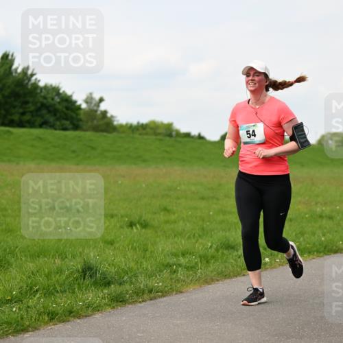 10.05.2026 - 8. Wedeler Halbmarathon Dr. Thomas Lammeyer http://msf.ph/oto/9697880 10.05.2026 11:30:52 Laufen  meine-sportfotos.de