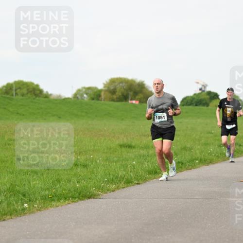 10.05.2026 - 8. Wedeler Halbmarathon Dr. Thomas Lammeyer http://msf.ph/oto/9697897 10.05.2026 11:30:55 Laufen 1051, 392 meine-sportfotos.de