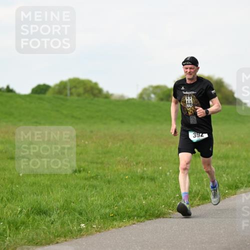 10.05.2026 - 8. Wedeler Halbmarathon Dr. Thomas Lammeyer http://msf.ph/oto/9697915 10.05.2026 11:30:58 Laufen 392 meine-sportfotos.de