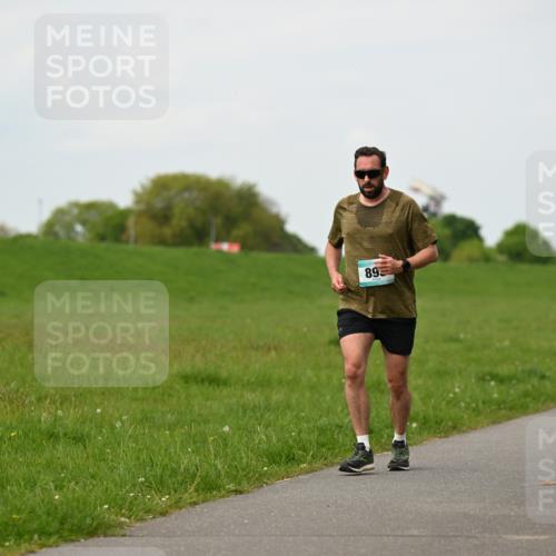 10.05.2026 - 8. Wedeler Halbmarathon Dr. Thomas Lammeyer http://msf.ph/oto/9697928 10.05.2026 11:31:09 Laufen 893 meine-sportfotos.de