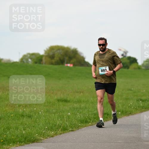 10.05.2026 - 8. Wedeler Halbmarathon Dr. Thomas Lammeyer http://msf.ph/oto/9697929 10.05.2026 11:31:09 Laufen 893, 332 meine-sportfotos.de