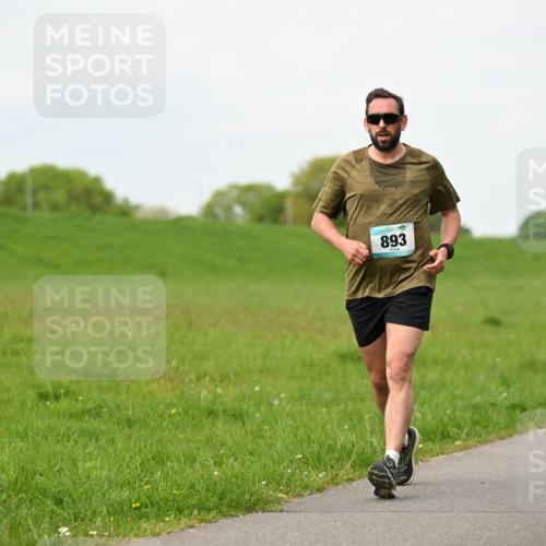 10.05.2026 - 8. Wedeler Halbmarathon Dr. Thomas Lammeyer http://msf.ph/oto/9697937 10.05.2026 11:31:10 Laufen 893 meine-sportfotos.de