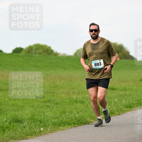 10.05.2026 - 8. Wedeler Halbmarathon Dr. Thomas Lammeyer http://msf.ph/oto/9697943 10.05.2026 11:31:11 Laufen 893 meine-sportfotos.de