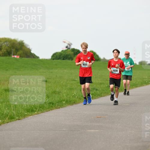 10.05.2026 - 8. Wedeler Halbmarathon Dr. Thomas Lammeyer http://msf.ph/oto/9697948 10.05.2026 11:31:13 Laufen 932, 929 meine-sportfotos.de