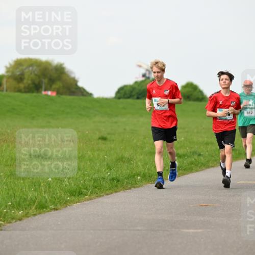 10.05.2026 - 8. Wedeler Halbmarathon Dr. Thomas Lammeyer http://msf.ph/oto/9697952 10.05.2026 11:31:13 Laufen 812 meine-sportfotos.de