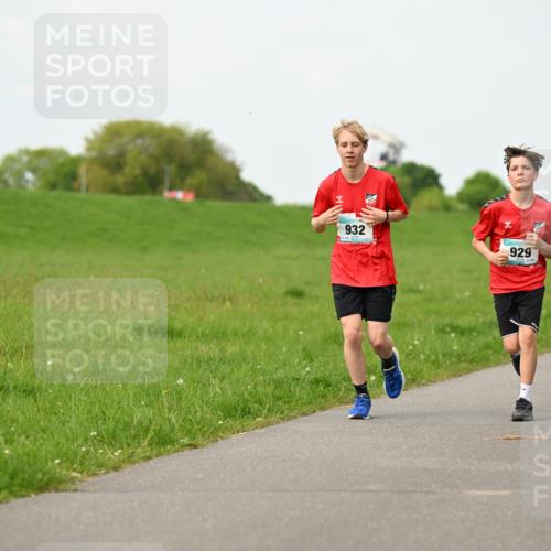 10.05.2026 - 8. Wedeler Halbmarathon Dr. Thomas Lammeyer http://msf.ph/oto/9697958 10.05.2026 11:31:14 Laufen 932, 929, 812 meine-sportfotos.de