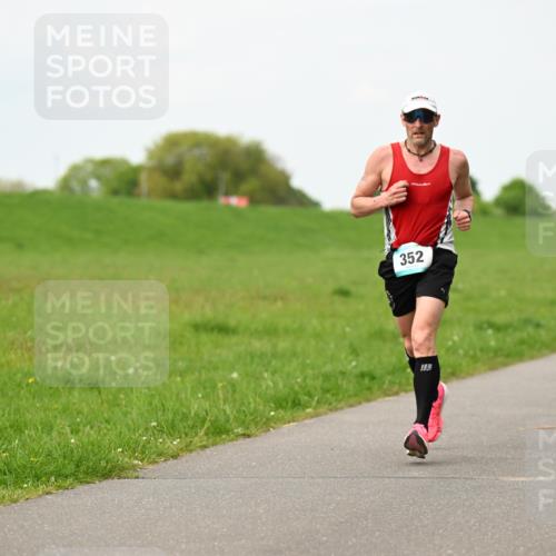 10.05.2026 - 8. Wedeler Halbmarathon Dr. Thomas Lammeyer http://msf.ph/oto/9698014 10.05.2026 11:31:25 Laufen 352 meine-sportfotos.de
