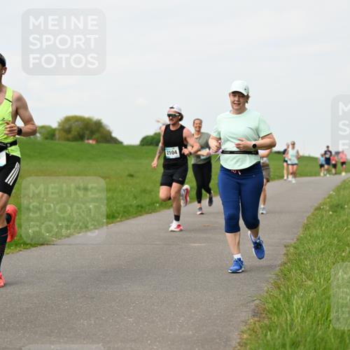 10.05.2026 - 8. Wedeler Halbmarathon Dr. Thomas Lammeyer http://msf.ph/oto/9698048 10.05.2026 11:31:33 Laufen 214, 2104 meine-sportfotos.de