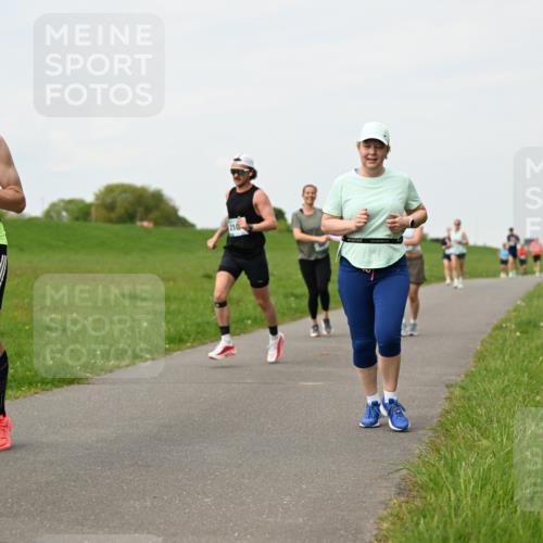 10.05.2026 - 8. Wedeler Halbmarathon Dr. Thomas Lammeyer http://msf.ph/oto/9698049 10.05.2026 11:31:33 Laufen 210 meine-sportfotos.de