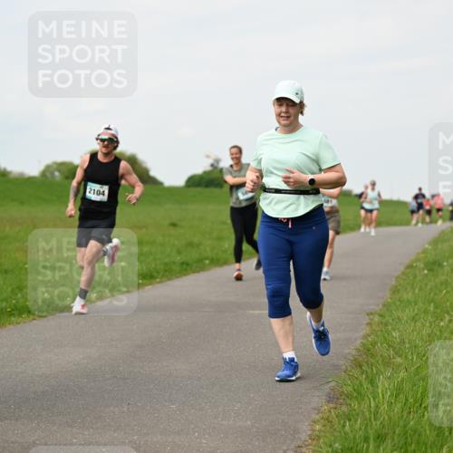 10.05.2026 - 8. Wedeler Halbmarathon Dr. Thomas Lammeyer http://msf.ph/oto/9698053 10.05.2026 11:31:33 Laufen 2104 meine-sportfotos.de