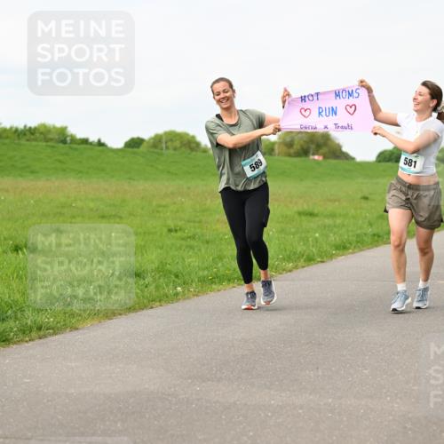 10.05.2026 - 8. Wedeler Halbmarathon Dr. Thomas Lammeyer http://msf.ph/oto/9698070 10.05.2026 11:31:36 Laufen 589, 581 meine-sportfotos.de