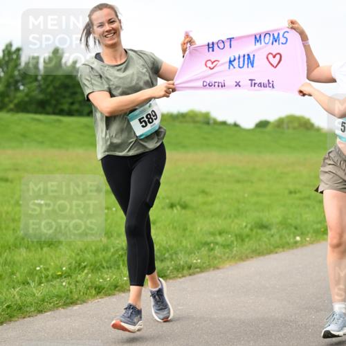 10.05.2026 - 8. Wedeler Halbmarathon Dr. Thomas Lammeyer http://msf.ph/oto/9698080 10.05.2026 11:31:38 Laufen 589, 581 meine-sportfotos.de