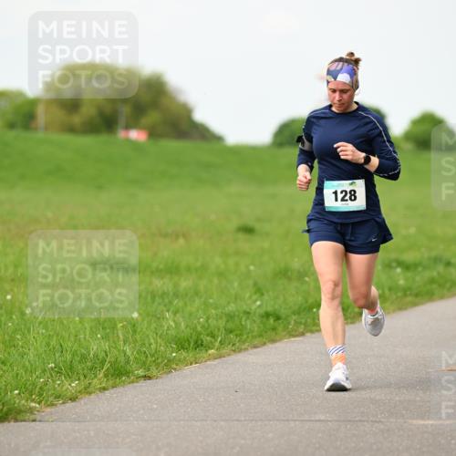 10.05.2026 - 8. Wedeler Halbmarathon Dr. Thomas Lammeyer http://msf.ph/oto/9698109 10.05.2026 11:31:45 Laufen 128 meine-sportfotos.de