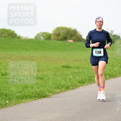 10.05.2026 - 8. Wedeler Halbmarathon Dr. Thomas Lammeyer http://msf.ph/oto/9698116 10.05.2026 11:31:46 Laufen 128 meine-sportfotos.de