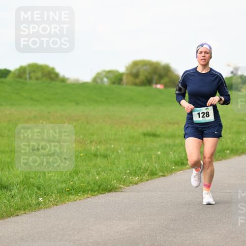 10.05.2026 - 8. Wedeler Halbmarathon Dr. Thomas Lammeyer http://msf.ph/oto/9698117 10.05.2026 11:31:46 Laufen 128 meine-sportfotos.de