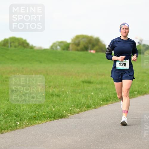 10.05.2026 - 8. Wedeler Halbmarathon Dr. Thomas Lammeyer http://msf.ph/oto/9698118 10.05.2026 11:31:46 Laufen 128 meine-sportfotos.de