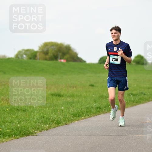 10.05.2026 - 8. Wedeler Halbmarathon Dr. Thomas Lammeyer http://msf.ph/oto/9698132 10.05.2026 11:31:48 Laufen 738, 1028 meine-sportfotos.de