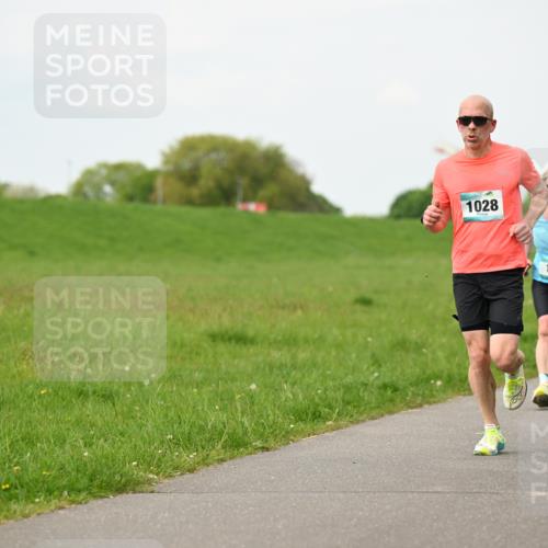 10.05.2026 - 8. Wedeler Halbmarathon Dr. Thomas Lammeyer http://msf.ph/oto/9698151 10.05.2026 11:31:52 Laufen 1028, 109 meine-sportfotos.de