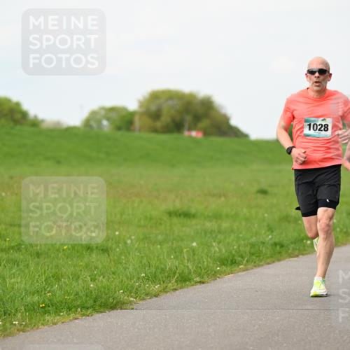 10.05.2026 - 8. Wedeler Halbmarathon Dr. Thomas Lammeyer http://msf.ph/oto/9698153 10.05.2026 11:31:52 Laufen 1028, 109 meine-sportfotos.de