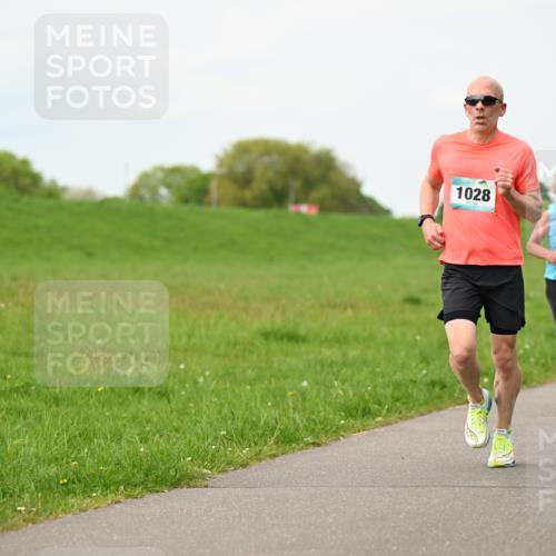 10.05.2026 - 8. Wedeler Halbmarathon Dr. Thomas Lammeyer http://msf.ph/oto/9698155 10.05.2026 11:31:52 Laufen 1028, 109 meine-sportfotos.de