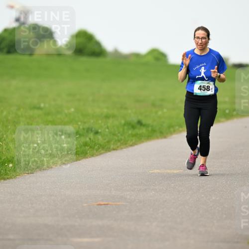10.05.2026 - 8. Wedeler Halbmarathon Dr. Thomas Lammeyer http://msf.ph/oto/9698191 10.05.2026 11:32:05 Laufen 458 meine-sportfotos.de