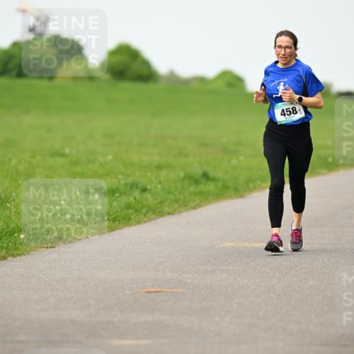 10.05.2026 - 8. Wedeler Halbmarathon Dr. Thomas Lammeyer http://msf.ph/oto/9698192 10.05.2026 11:32:06 Laufen 458 meine-sportfotos.de