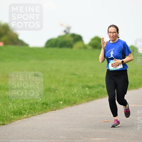 10.05.2026 - 8. Wedeler Halbmarathon Dr. Thomas Lammeyer http://msf.ph/oto/9698207 10.05.2026 11:32:08 Laufen  meine-sportfotos.de