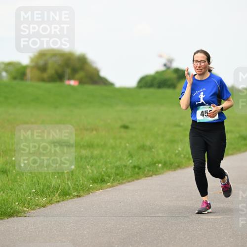 10.05.2026 - 8. Wedeler Halbmarathon Dr. Thomas Lammeyer http://msf.ph/oto/9698212 10.05.2026 11:32:08 Laufen  meine-sportfotos.de