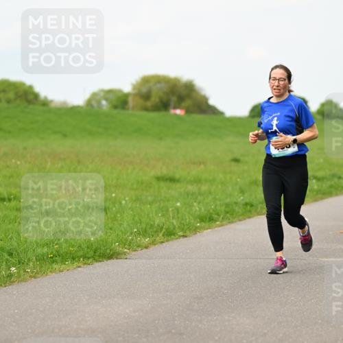 10.05.2026 - 8. Wedeler Halbmarathon Dr. Thomas Lammeyer http://msf.ph/oto/9698218 10.05.2026 11:32:09 Laufen  meine-sportfotos.de