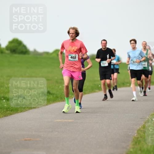 10.05.2026 - 8. Wedeler Halbmarathon Dr. Thomas Lammeyer http://msf.ph/oto/9698219 10.05.2026 11:32:11 Laufen 402, 221 meine-sportfotos.de