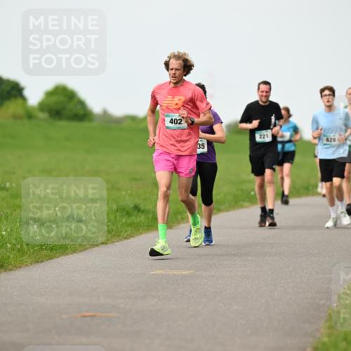 10.05.2026 - 8. Wedeler Halbmarathon Dr. Thomas Lammeyer http://msf.ph/oto/9698222 10.05.2026 11:32:12 Laufen 402, 221, 628 meine-sportfotos.de
