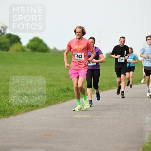 10.05.2026 - 8. Wedeler Halbmarathon Dr. Thomas Lammeyer http://msf.ph/oto/9698223 10.05.2026 11:32:12 Laufen 402, 628, 221, 585 meine-sportfotos.de