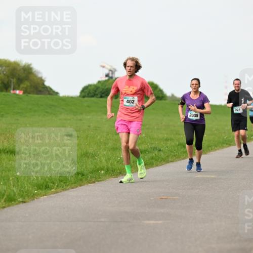 10.05.2026 - 8. Wedeler Halbmarathon Dr. Thomas Lammeyer http://msf.ph/oto/9698227 10.05.2026 11:32:13 Laufen 402, 628, 221, 585, 2035 meine-sportfotos.de