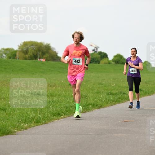 10.05.2026 - 8. Wedeler Halbmarathon Dr. Thomas Lammeyer http://msf.ph/oto/9698233 10.05.2026 11:32:14 Laufen 402, 628, 221, 2035 meine-sportfotos.de