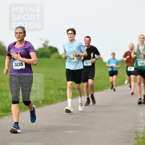 10.05.2026 - 8. Wedeler Halbmarathon Dr. Thomas Lammeyer http://msf.ph/oto/9698246 10.05.2026 11:32:17 Laufen 628, 2035, 221 meine-sportfotos.de