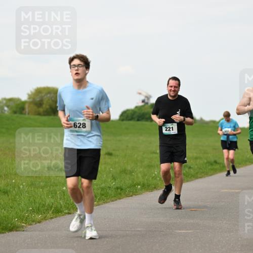 10.05.2026 - 8. Wedeler Halbmarathon Dr. Thomas Lammeyer http://msf.ph/oto/9698258 10.05.2026 11:32:18 Laufen 628, 221, 585 meine-sportfotos.de
