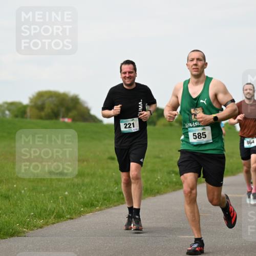 10.05.2026 - 8. Wedeler Halbmarathon Dr. Thomas Lammeyer http://msf.ph/oto/9698263 10.05.2026 11:32:20 Laufen 221, 1544, 585, 864 meine-sportfotos.de