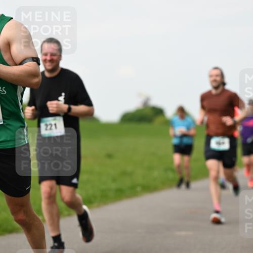 10.05.2026 - 8. Wedeler Halbmarathon Dr. Thomas Lammeyer http://msf.ph/oto/9698273 10.05.2026 11:32:21 Laufen 585, 221 meine-sportfotos.de