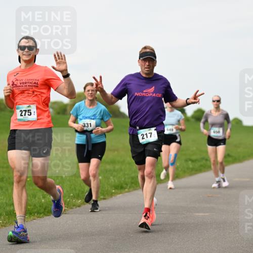 10.05.2026 - 8. Wedeler Halbmarathon Dr. Thomas Lammeyer http://msf.ph/oto/9698294 10.05.2026 11:32:25 Laufen 275, 331, 217, 649 meine-sportfotos.de