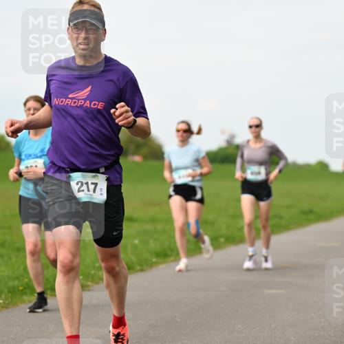 10.05.2026 - 8. Wedeler Halbmarathon Dr. Thomas Lammeyer http://msf.ph/oto/9698302 10.05.2026 11:32:26 Laufen 217 meine-sportfotos.de